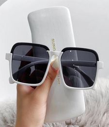 Sunglasses Classic Square Women 2022 Desinger Oversized Goggles Black White Frame Outdoors Colored Eyewear7106268