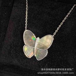 Van Cl ap classic Fanjia High Edition Big Butterfly Necklace Female Plated 18k Rose Gold Lock Bone Chain White Fritillaria Grey C532