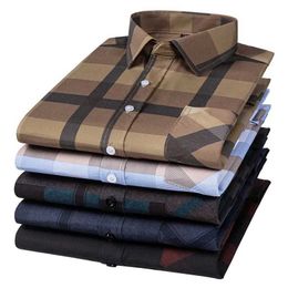 Men's Casual Shirts New Long Slve Plaid Shirts For Men Classic Checked Fashion Clothing Easy Care Soft Businessman Smart Dress Casual Shirt Camisa T240428