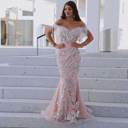 Klänningar kristaller från rosa axel prom tassel applikationer aftonklänning skräddarsydd baksäcke paljett med sveptåg klänning