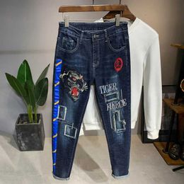 Men's Jeans New Tiger Embroidered for Mens Fashion Original Edge Patch Print Personalized Trends Tight denim Trousers Street Clothing Q240427