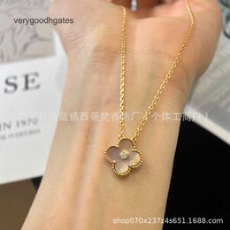 Van Cl ap classic Fanjia Classic Single Flower Clover Set Diamond Necklace for Women Natural Pink Fritillaria Thick Plated 18k Collar Chain BTK4