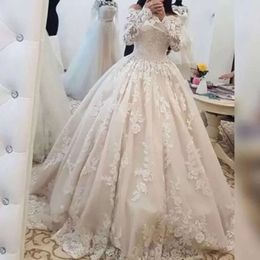 Boho Bridal Line Wedding Beach Dresses 가운 얇은 색 레이스 아플리케 긴 슬리브 스위프 트레인 어깨에 부딪 혔습니다.