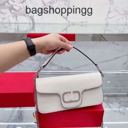 Designer Shoulder Design New Bags Loco Buckle V-shaped Bag Flip Diagonal Purse Single Chain Stick Square 24 Magic Water Valenttiinos Armpit ZJR2