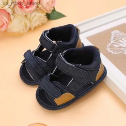 Sandalen Baby Boomer Generation Mode Summer Soft Board Schuhe Jungen und Mädchen Anti-Slip atmremaziger Sandalen Weiche Sohlen erste Walk 0-18 MonateL240429