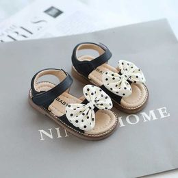 Sandals Girls Princess Shoes 2023 Spring/Summer New Wave Dot Bow Beach Shoes Soft Sole Fashionable Baby Sandals