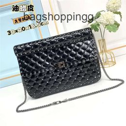 Crossbody Hand Sheepskin 2024 Valenttiinos Square New One Womens Versatile Designer Capacity Bags Shoulder Bag Rivet Chain Large Small Leather USZ5