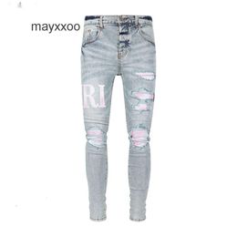 세탁 된 Amiirii Purple Jeans Mens Mens Fashion Jean 2024 Demin 24SS 오래된 손상된 측면 자수 패치 워크 블루 1D1V