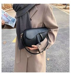 Luxurys Designers Saddle Handbag Shoulder Bags Crossbody Top Quality Fashion Women Classic Leather Bag Clutch Totes Wallets Ladies Purse Handbag