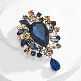 Brooches SUYU Vintage Blue Cubic Zirconia Brooch Large Women's Suit Pin Button Coat Corsage Decorative Accessories