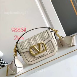 Square Designer Valentyno Bag Vslings Summer 2024 Stud Vlogoo Event Bags Crochet New V-button Cross Pure Handmade Woven Hollow Small Shoulder XMEX