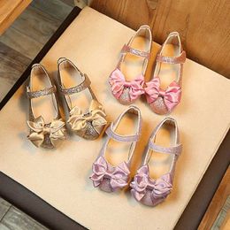 Sandals Spring New Childrens Princess Female Shoes Bow Elegant Girls Bright Leather Single Shoes Students Performance Dancing Shoes