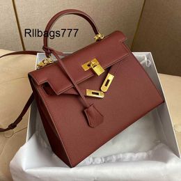 Totes Handbag KY L This autumn the trendy high-end red bag is fashionable and elegant for It is hand-held one shoulder crossbody handbag with bill of lading