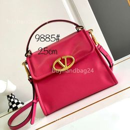 Calf Vlogoo Vslings Capacity 2024 Bags Lock Stud Valentyno Event Buckle Designer Bag Shoulder New V-button Tote Leather Crossbody Hand Large U5NI