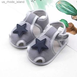 Sandals Newborn baby canvas shoes celebrity pattern sandals summer casual hollow soft crib baby shoes cute first walking baby sandalsL240429