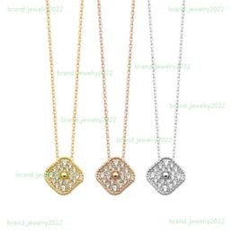 Luxury Full Diamond Crystal Pendant Necklace Brand Classic Four Leaf Clover Necklace Designer Fashion High Quality Electroplating 6844660