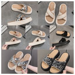 New top Luxury Designer Thick soled cross strap cool black slippers for women to wear Exquisite sequin sponge cake sole one line trendy slippers