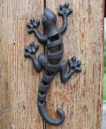Black European Vintage Home Garden Cast Iron Gecko Wall Lizard Figurines Bar Wall Decor Metal Animal Statues Handmade Sculpture 215194092