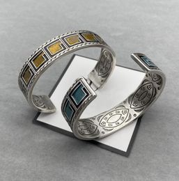 Letters Top Quality Bracelet Fashion Carved Pattern for Men Women Retro Classic Bracelets Exclusive Senior Jewel Gift6382555