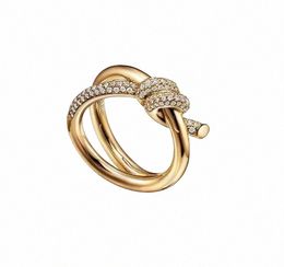 everye's favorite Designer ring ladies rope knot ring luxury with diamds fi rings for women classic jewelry 18K gold plated rose wedding Love w8Nr#