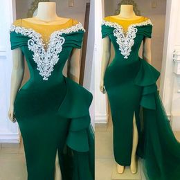 2024 Elegant Green Mother of the Bride Gowns Formal Dresses for Women Rhinestones Side Split Beaded Off Shoulder Pleat Groom's Mother Dress for Marriage AMM182