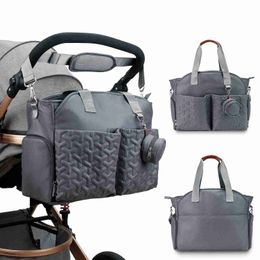 Diaper Bags Breast Pump Bag Tote with Pacifier Case Large Travel for Mom and Dad d240430