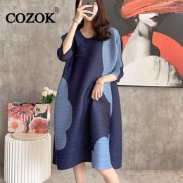 Casual Dresses COZOK Pleated Oversize Contrasting Colors Patchwork Slimming Dress Fashion Spring 2024 Loose Women's WT750