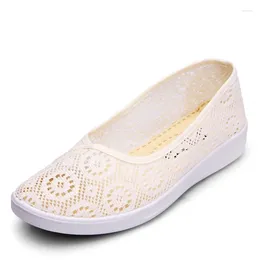 Casual Shoes Old Beijing Cloth Women's Net Soft Bottom Breathable Flat Hollow Middle-aged And Elderly Mother Shoe Women