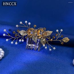 Headpieces HNCCX Handmade Bridal Hair Pearl Comb Wedding Accessories Women Alloy Flower Headwear Princess Party Tiara Ornaments CP134