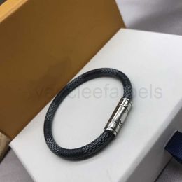 With BOX Fashion Designer Women Bracelets Men Grey Charm Delicate Invisible Luxury Jewellery New Magnetic Buckle Gold Leather Bracelet 17/19CM OptionD22S