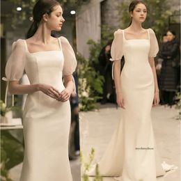 Nya eleganta enkla klänningar Slim Square Neck Satin Korean Bubble Short Sleeve Sweep Train Wedding Dress Custom Made 0430