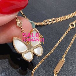 Van Cl ap classic V Gold High Version Butterfly Natural White Fritillaria Necklace for Women Thick Plated 18K Rose Fashion Pendant with Collar Chain AJ3P