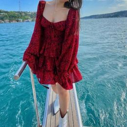 Casual Dresses Spring 2024 Sexy Bandage Puff Long Sleeve Dress Summer Women Vintage Wine Red Floral Print Ruffles Mini Holiday Robe