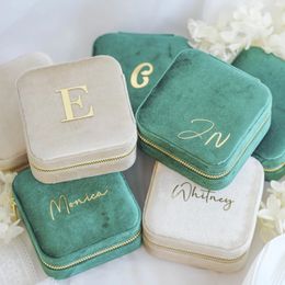 Velvet Jewelry Box Personalized Jewelry Organizer with Mirror Travel Accessories Display Box Portable Case Bridesmaid Souvenirs 240430