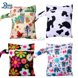 Diaper Bags 16x20cm Cloth Diaper Wet Dry Bags Waterproof Reusable with Zippered Pockets Travel Beach Pool Yoga Gym Mini Size Bag Baby Items d240429