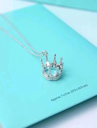 Designers Necklace luxurys necklaces engraved letters Crown design Fashion styles Jewellery casual style Valentine Day Gift jewelrys9483281
