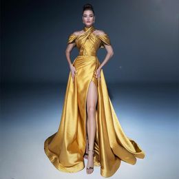 Seksowne długie złote satynowe sukienki na bal maturalne z rozciętą syreną kantar plisowany zamiatanie sukienki na zamek błyskawiczny dla kobiet
