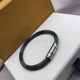 With BOX Fashion Designer Women Bracelets Men Grey Charm Delicate Invisible Luxury Jewellery New Magnetic Buckle Gold Leather Bracelet 17/19CM OptionT06J