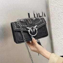 Shoulder Bags 2024 Women's Fashion Versatile Rivet Chain Crossbody Retro Trendy Swallow Pattern Flap For Lady Luxury