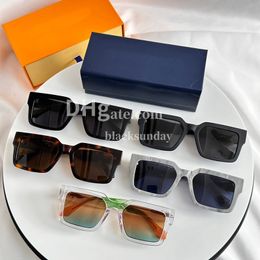 Men Designer Polarised Sunglasses Black Crystal Glasses Outdoor Travel Beach Sunnies Driving Sun Glasses Casual Versatile