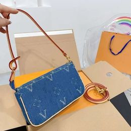 Denim Vintage Designer Shoulder Bag Women Tote Bags Handbag Travel Carryall Old Flower Underarm Print Purse Backpack Gold Hardware Pouch Blue W66Y