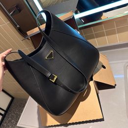 Womens Mens Designer bag Shoulder bags Luxurys handbag Underarm Cleo bucket bag Top quality hobo pochette tote Leather clutch crossbody bags Wallets gift