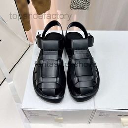 The Row Roman TR 2023 Ladies shoes New Casual Summer Shoes Designer Classic Fashion Leather Buckle Hollow Weave Flat Heel Thick Bottom Formal Shoes Factory UOW9 G79V