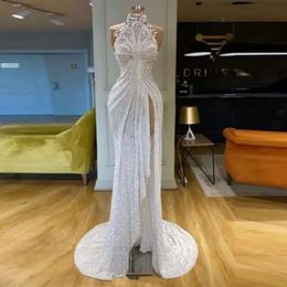 Prom White Saudi Arabic Sequined Dresses High Neck Poaded Split Sexig aftonklänningar Sop Train Appliced ​​Formal Dress