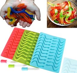 New 20 Cavity Snakes Worm Gummy Hard Candy Chocolate Silicone Soap Ice Tray Mold Baby Party Shower Cake Decorating Tools2491259
