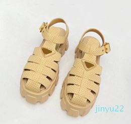 High Quality Cowhide Sandal Candy Color Flats Shoes Women's Leisure Designer Outdoor Luxury Slipper Women's Flat Bottom Comfort Sand Beach Sandals