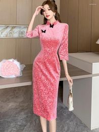 Casual Dresses 2024 Pink Velvet Jacquard Floral Midi Dress Autumn Winter Korean Vintage Chic Bow Party Vestidos Women Elegant Bodycon