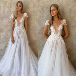 Düğün Kapağı Elbiseler Boyun Aplikes V Daldırma Kol Tül Tasarımcısı Düğün Gelinlikleri