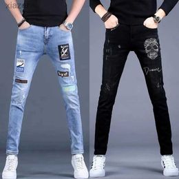 Mäns jeans Mens Mens Högkvalitativa trasiga denimbyxor broderade och tryckta stretch jeans Lätt lyxiga koreanska smala fit casual jeans; Wx