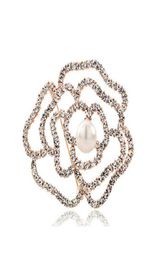 High Quality Hollow Rose Flower Brooch Women Fashion Scarf Pins Luxury Diamond Crystal Shell Pearl Brooches Wedding Bride Bouquet 1127601
